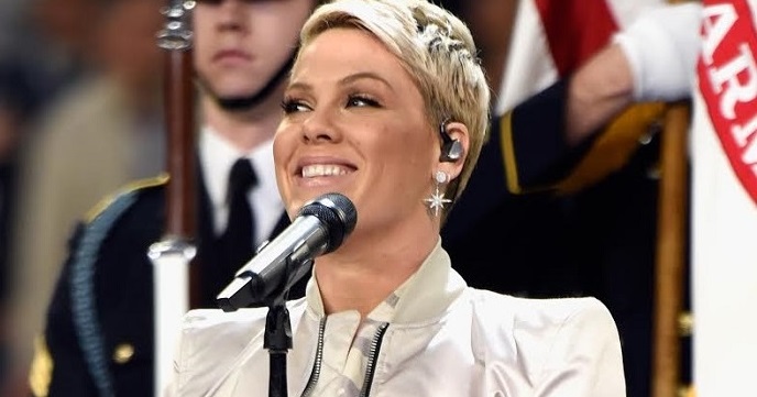 Sennheiser Digital 6000, P!nk Super Bowl performance