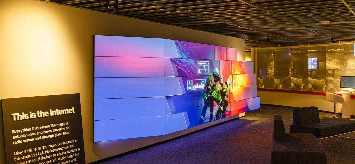 This is The Internet: PixelFLEX Video System Portrays the Story of the World Wide Web