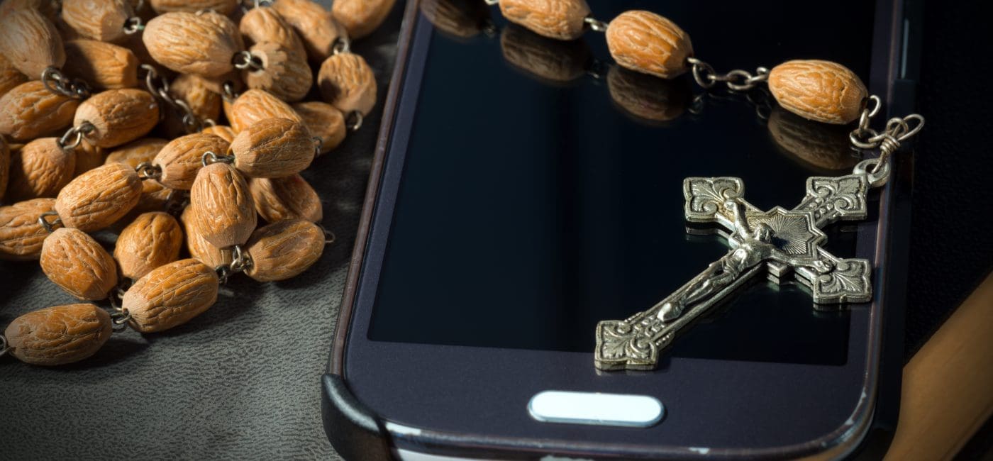 Click to Pray eRosary Brings the Catholic Church to Your Smartphone