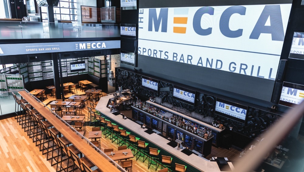 Installeren geschiedenis Teken een foto Mecca Sports Bar AV Experience is Almost Like an Arena - Commercial  Integrator