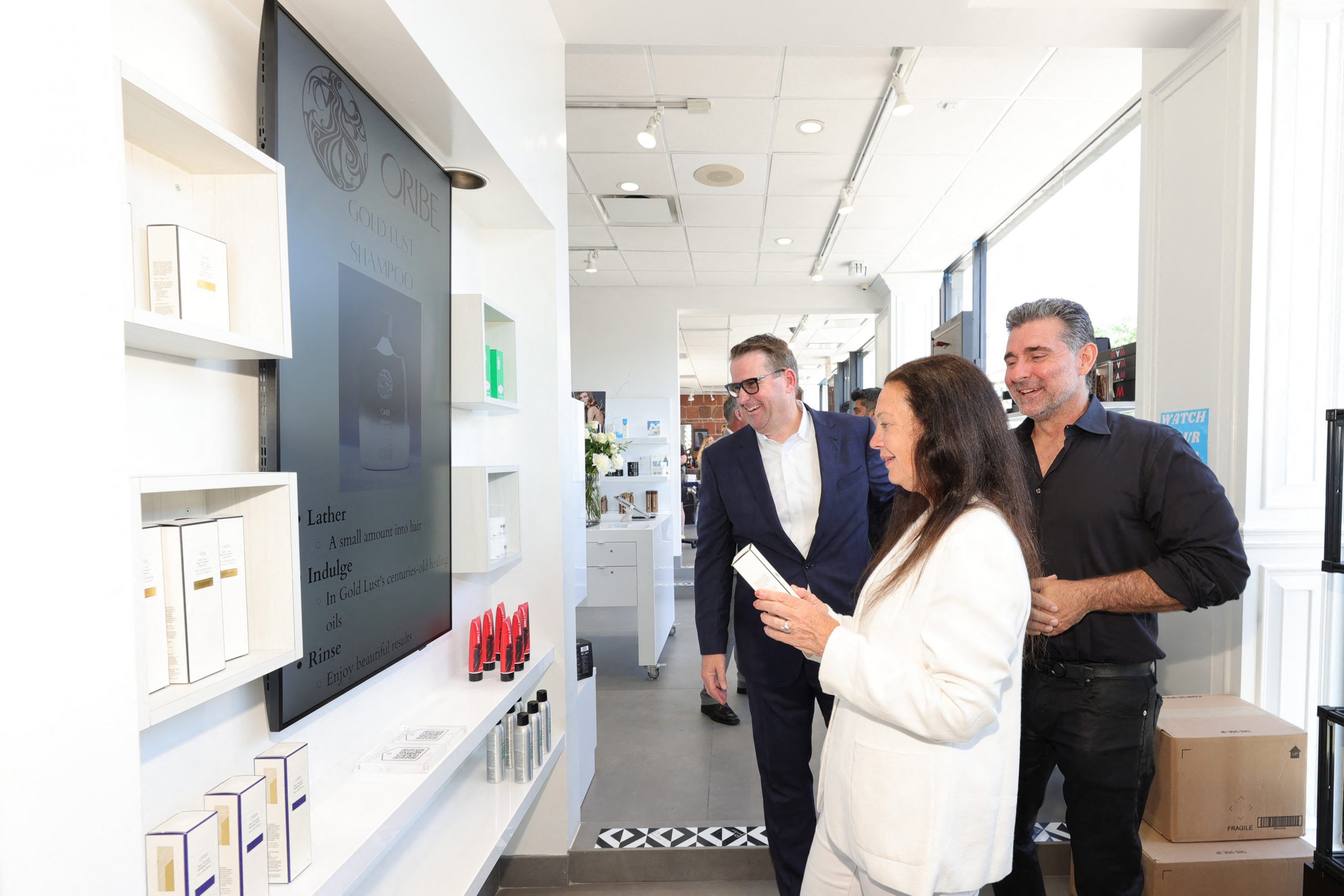 Samsung Display Technology Transforms Salon into an All-Digital Destination of the Future, slide 4