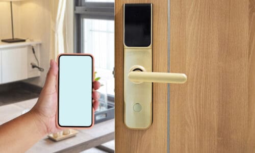 hoteliers touchless technology