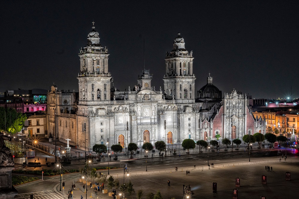 LynTec RPC Panel Shines a Light on Mexico’s Largest Cathedral, slide 3