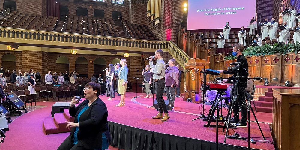 ASI Audio’s 3DME System Uplifts Moody Church’s Vocalists