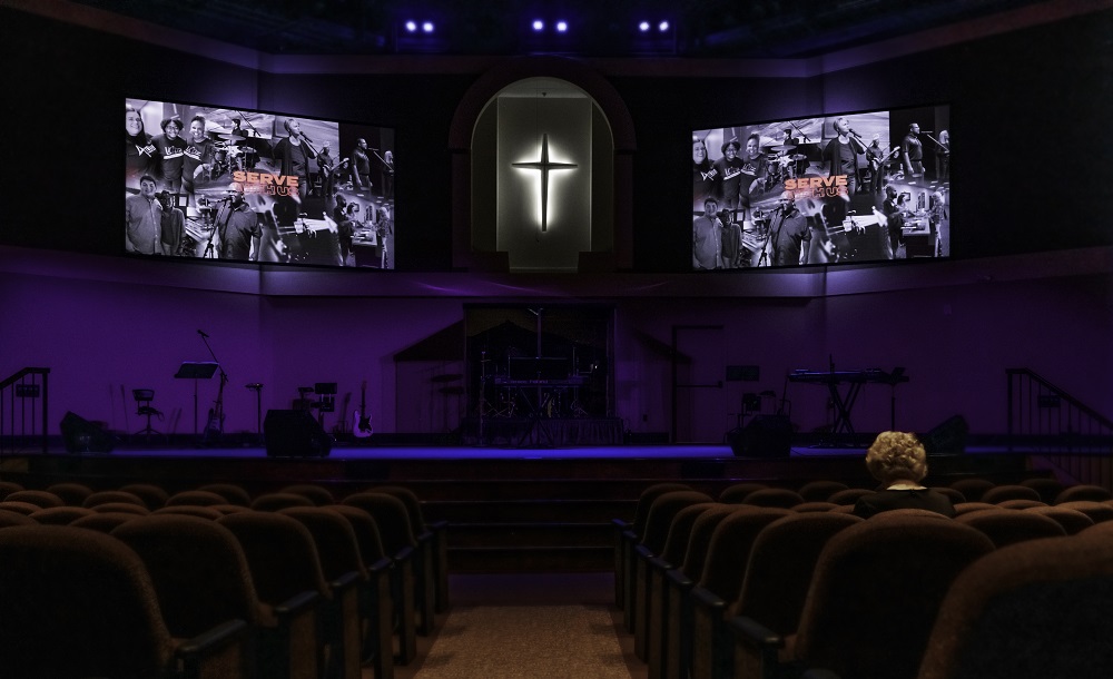 Digital Projection Shines at Lighthouse World Outreach Center, slide 3