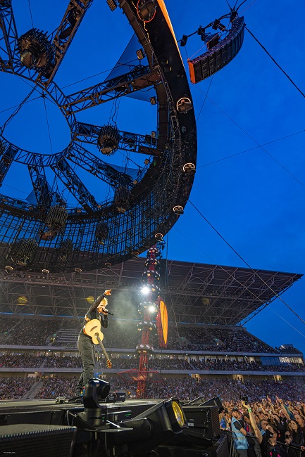 Meyer Sound Dazzles at Ed Sheeran World Tour with PANTHER Loudspeakers, slide 4