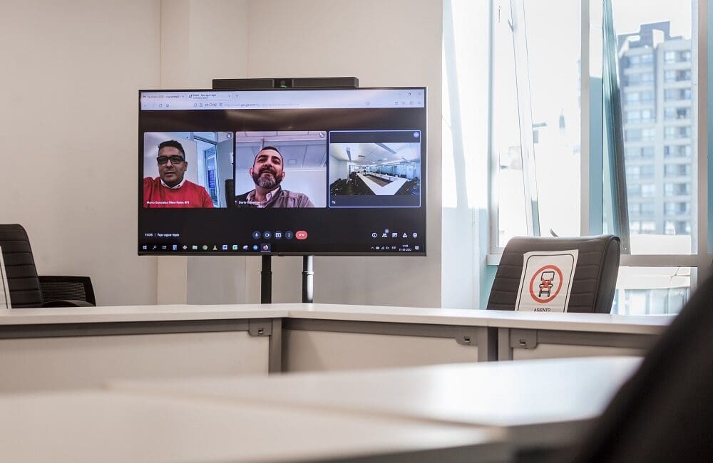 University of Chile Accelerates Hybrid Learning with Bose Videobar VB1