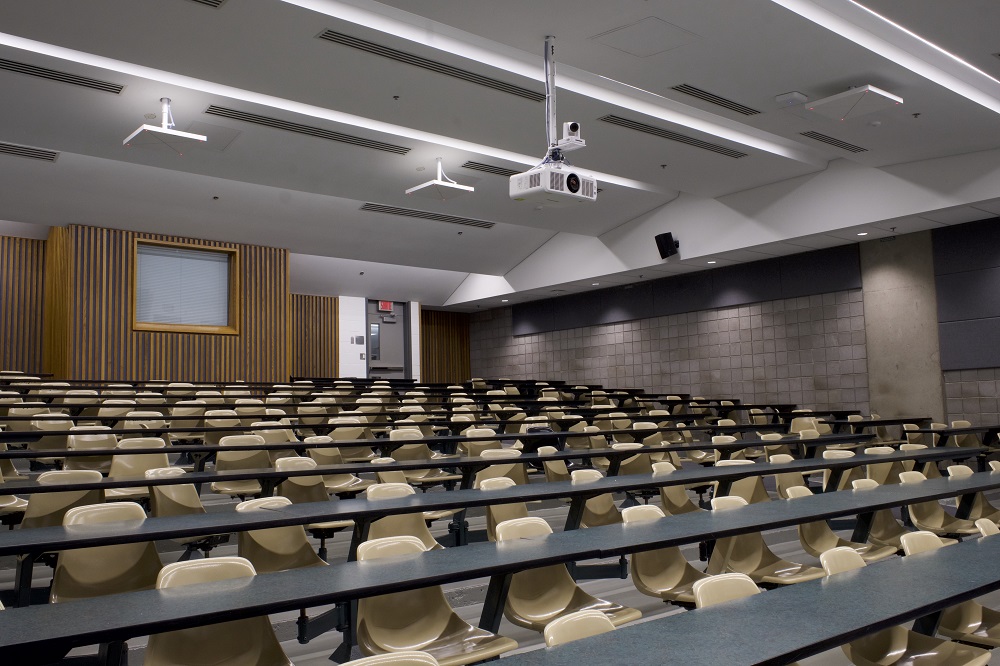 The University of Québec (UQAM) classroom with Sennheiser TeamConnect Ceiling 2s as part of, network-based transition to hybrid learning model