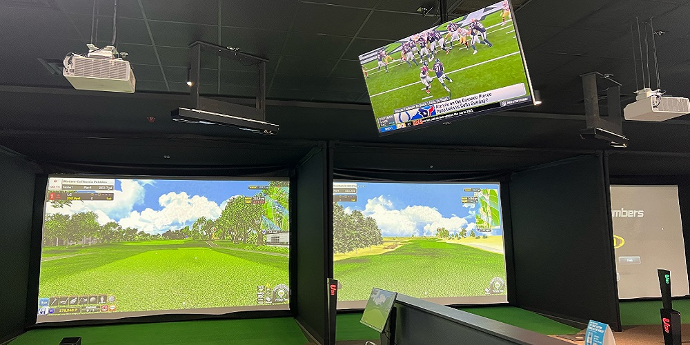 LG Projectors displaying a golf simulation onscreen at WJ Golf.