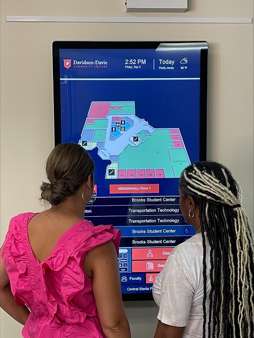 Davidson-Davie Community College Rolls Out Unified 3D Wayfinding & Digital Signage, slide 2
