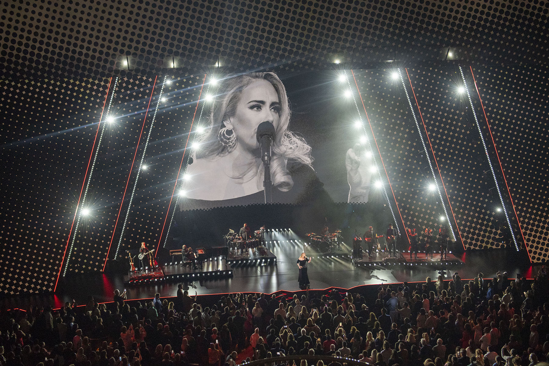 L-Acoustics L-ISA Mesmerizes at Weekends With Adele, slide 2