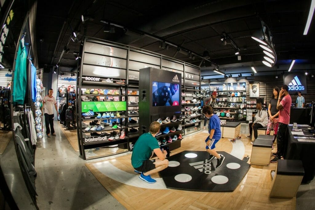 Turning Retail Stores into Experience Centers, slide 3