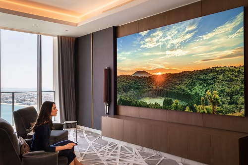 Samsung’s The Wall Mesmerizes Guests of Luxury Dubai Resort, slide 2