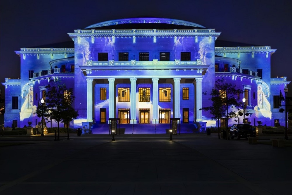 Epson large venue projectors showcasing content on building.