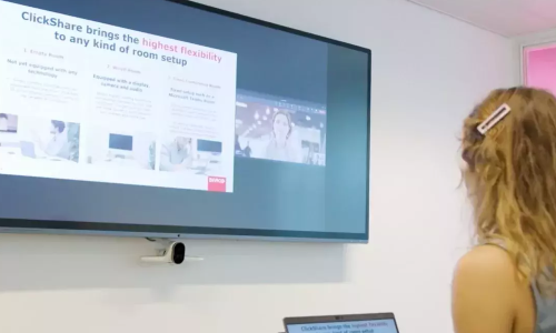 Women using Barco Clickshare