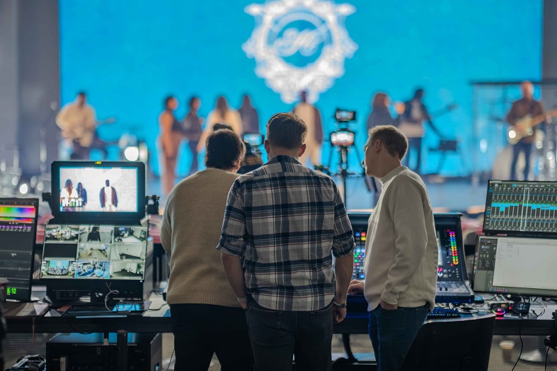 Summit Integrated Systems Transforms Shoreline City Church with ROE Visual LED Displays, slide 13