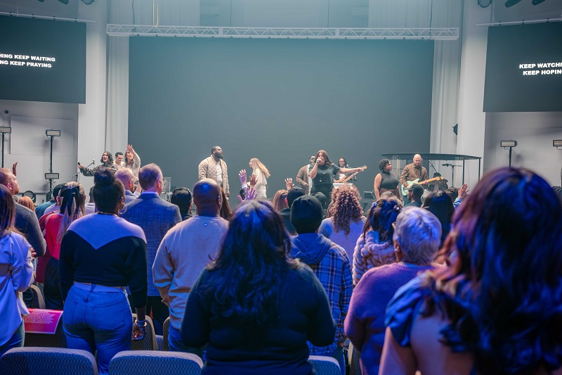 Summit Integrated Systems Transforms Shoreline City Church with ROE Visual LED Displays, slide 10