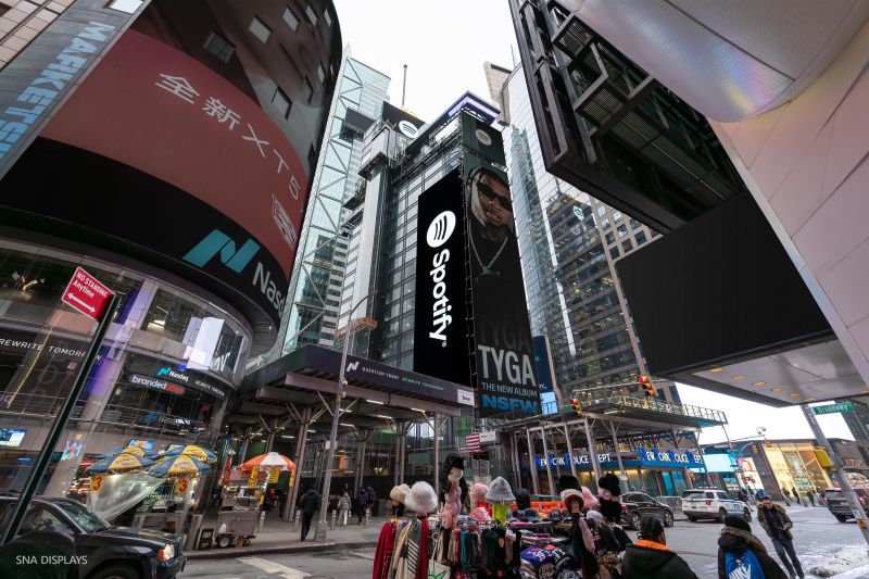 Jamestown Taps SNA Displays to Modernize One Times Square, slide 2