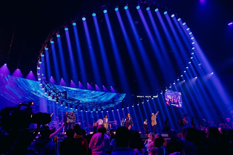 ROE Visual solutions at house of worship