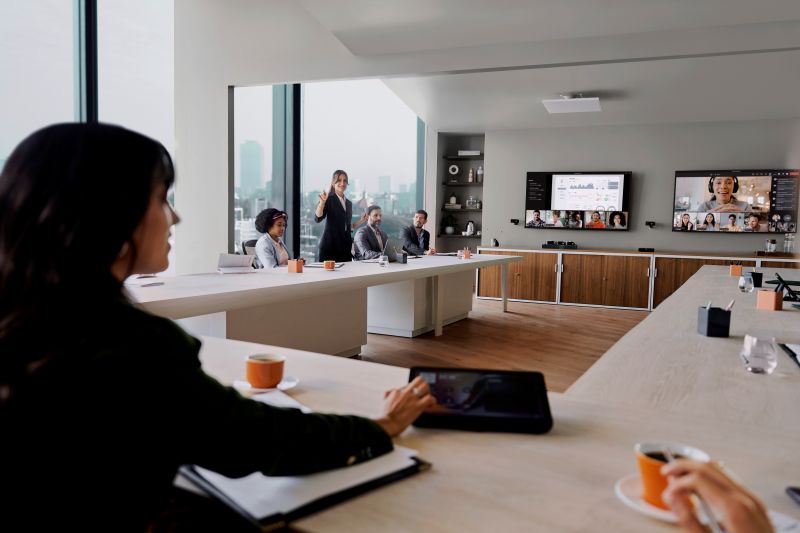 IMXRK80-Lifestyle-Large Room-WideAngle-MultiDisplay_800px
