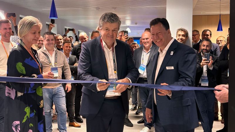 Crestron CEC Mechelen Ribbon Cutting_800px