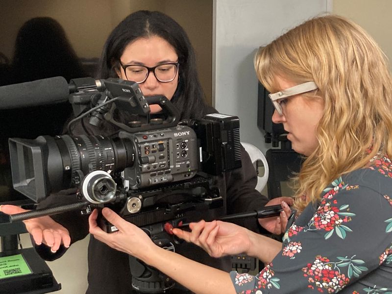 UNT students using Sony'y FX6 cameras